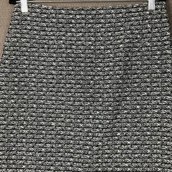 J CREW Pencil Skirt Tweed Black White Fringe Knee sz 10 Preppy Classic Office - Picture 6 of 13